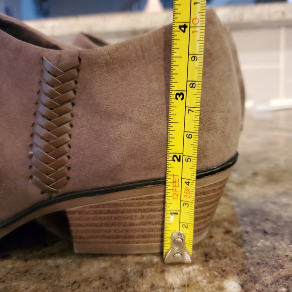 Xappeal “Sabine Taupe” Zippered Suede Ankle Boots/Booties Shoes (Womens Size 7M) - Picture 9 of 9